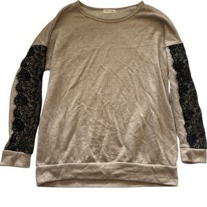 Twenty Second Gold Sweater Size Large (L)